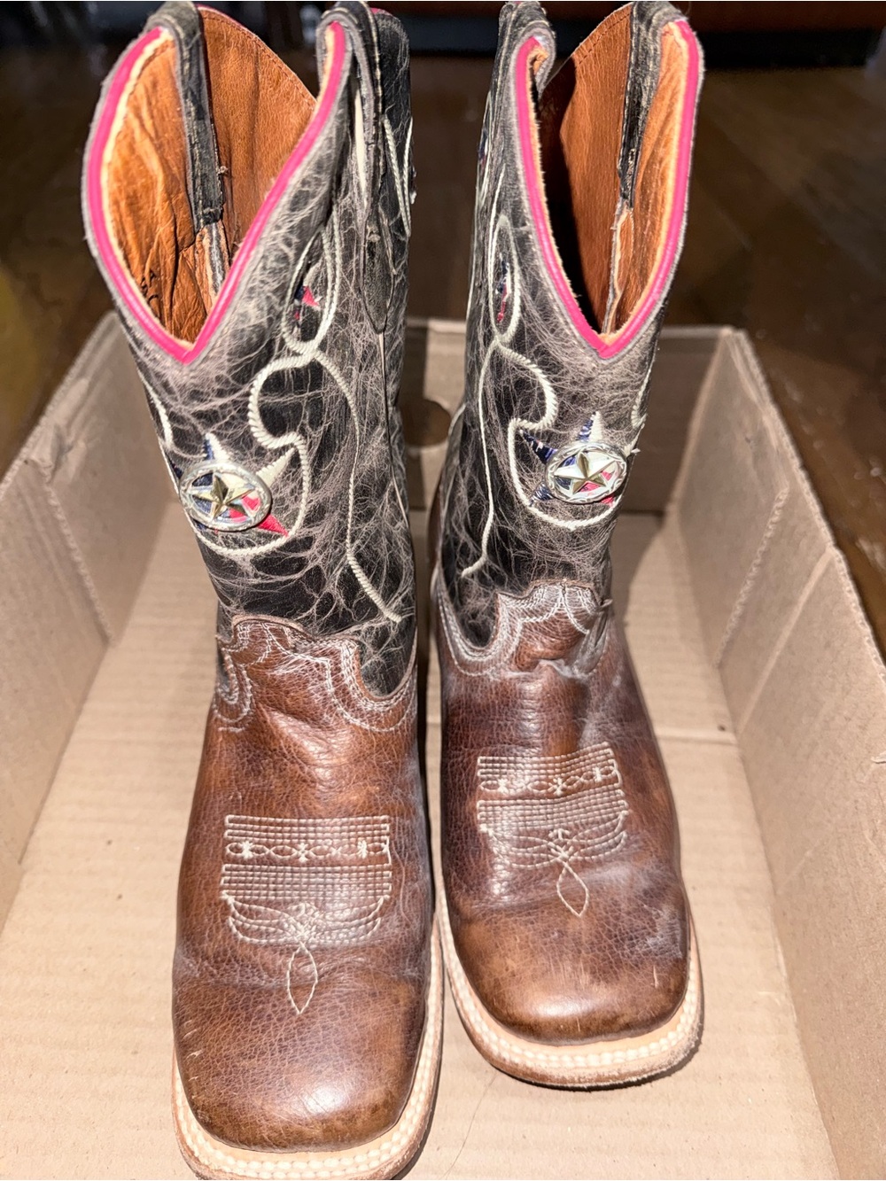 Boys Vaccari cowboy boots size 1